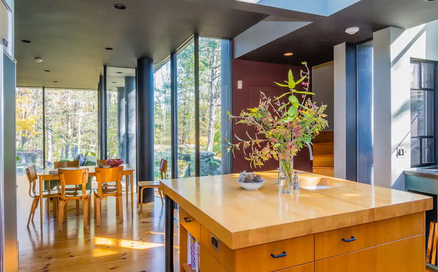 Σπίτι της Τζούλι Άντριους στο Airbnb Σπίτι της Τζούλι Άντριους στο Airbnb