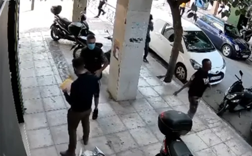 Αυτά είναι τα μέλη της σπείρας που εξαπατούσε με ανύπαρκτες ηλεκτρονικές συσκευές – Έστελναν μέχρι και μπουκάλια με νερό