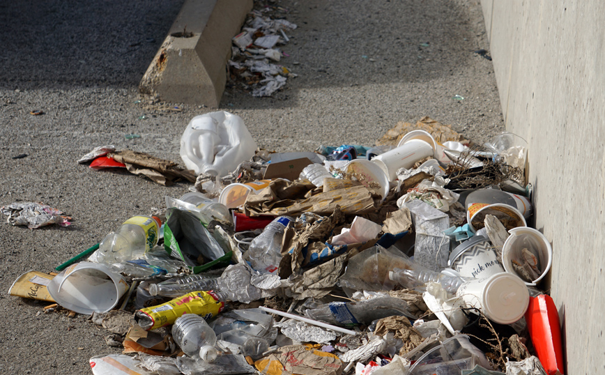 πλαστικά σκουπίδια πλαστικά σκουπίδια