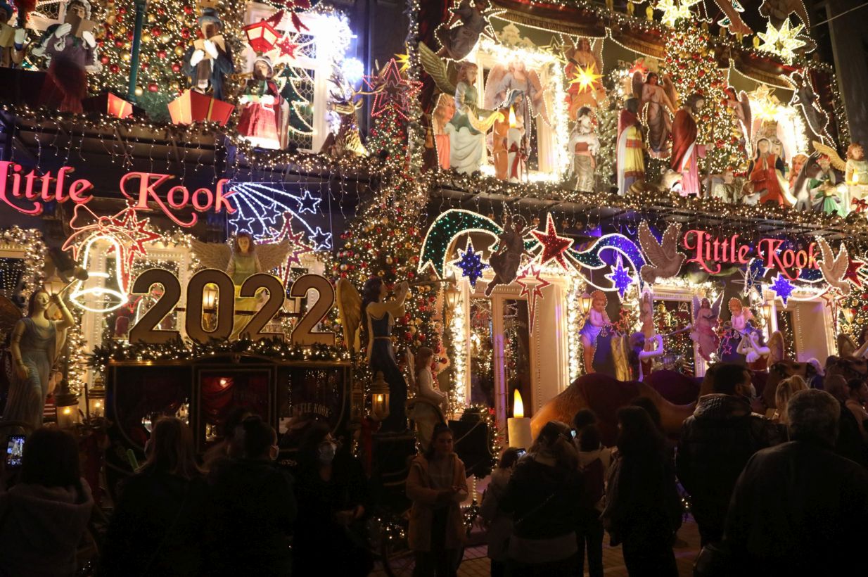 Η Ελλάδα στην δίνη της Όμικρον – Επιχείρηση «κορονοπάρτι» απόψε στα ρεβεγιόν σε AirBnB και σαρωτικοί έλεγχοι παντού