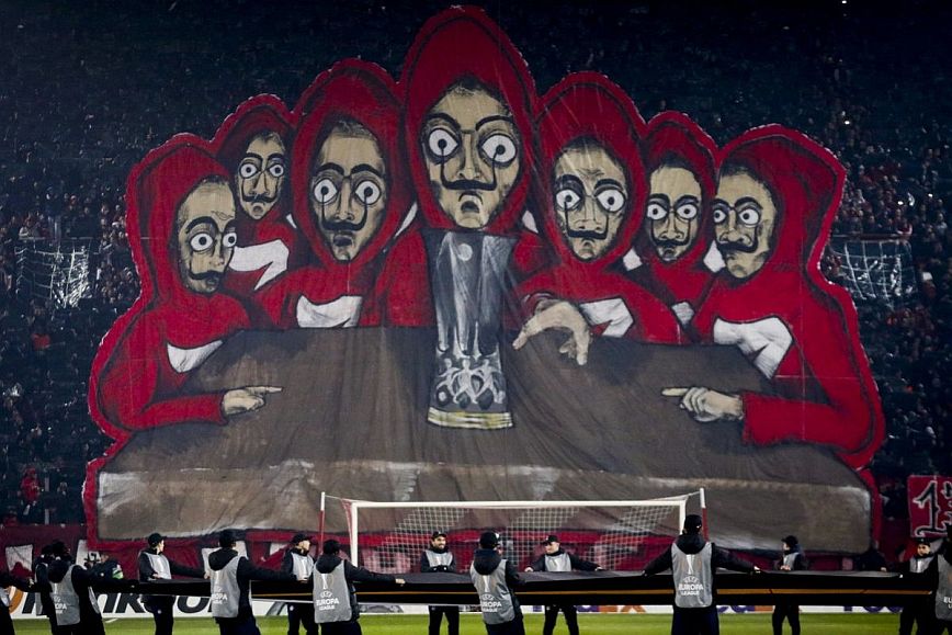 Casa De Papel: Ευχαριστεί τον Ολυμπιακό και τον Πειραιά που «δεν τα παρατούν ποτέ» – Δείτε το βίντεο