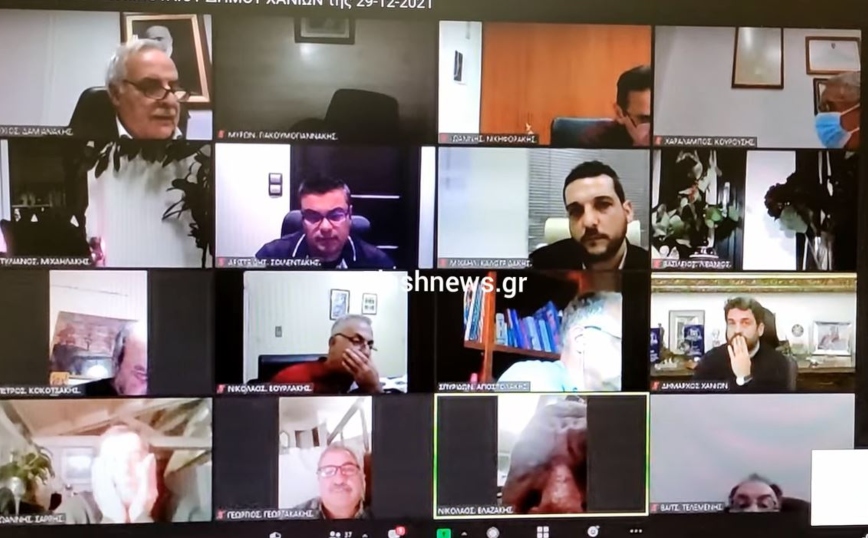 Κρήτη: «Δήμαρχε, αν είσαι στο Δημαρχείο κοπάνα τη» – Η στιγμή του σεισμού σε δημοτικό συμβούλιο