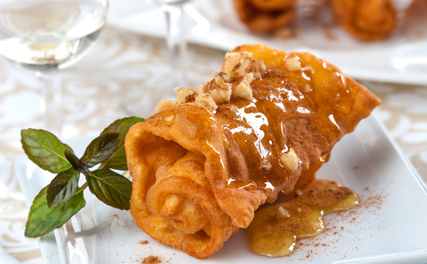 Δίπλες γλυκό Δίπλες γλυκό