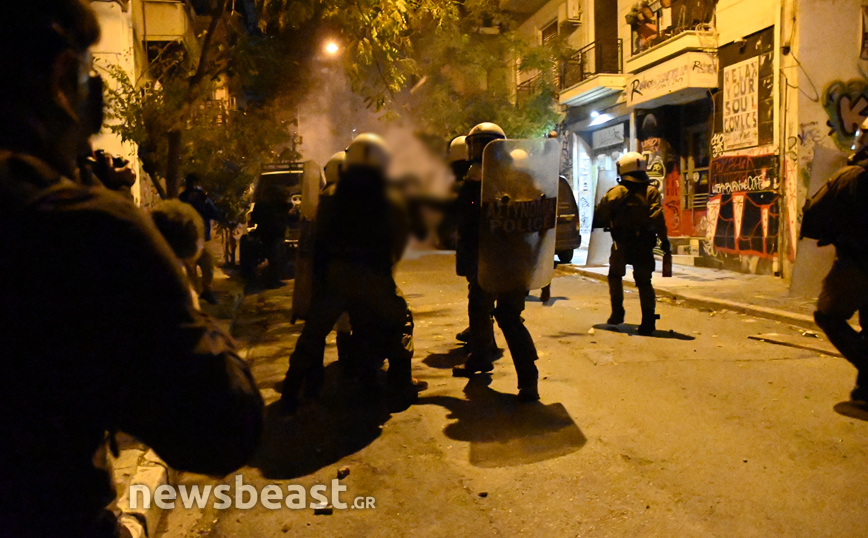 Ένταση στα Εξάρχεια στην επέτειο της δολοφονίας Γρηγορόπουλου Ένταση στα Εξάρχεια στην επέτειο της δολοφονίας Γρηγορόπουλου