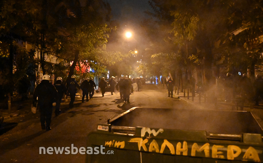 Ένταση στα Εξάρχεια στην επέτειο της δολοφονίας Γρηγορόπουλου Ένταση στα Εξάρχεια στην επέτειο της δολοφονίας Γρηγορόπουλου