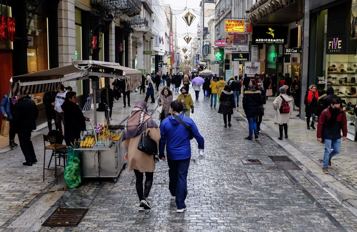 Κυβερνητικές συνταγές για την αντιμετώπιση της πανδημίας