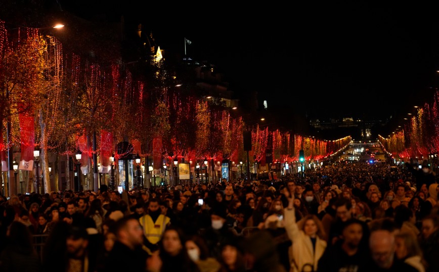 Κορονοϊός &#8211; Γαλλία: Ακυρώνονται οι εκδηλώσεις για την Πρωτοχρονιά υπό τον φόβο της μετάλλαξης Όμικρον