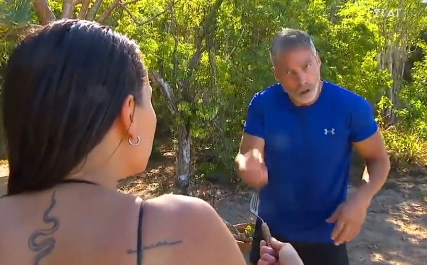 Survivor 5: Ένταση ανάμεσα στον Θανάση Μπέλλο και τη Σοφιάννα για μια καρύδα – «Ποιος έφαγε το φαγητό μου;»