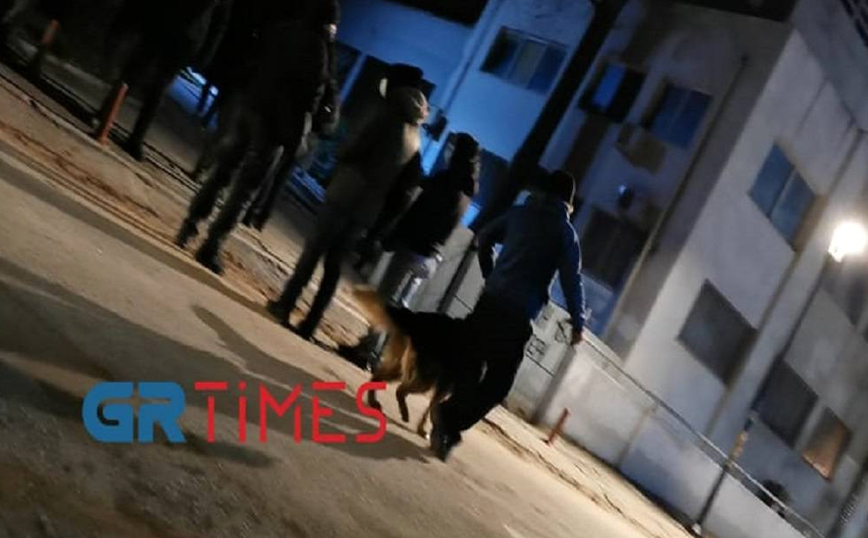 Μεγάλη επιχείρηση της ΕΛΑΣ για εκκένωση κατάληψης στο ΑΠΘ Μεγάλη επιχείρηση της ΕΛΑΣ για εκκένωση κατάληψης στο ΑΠΘ