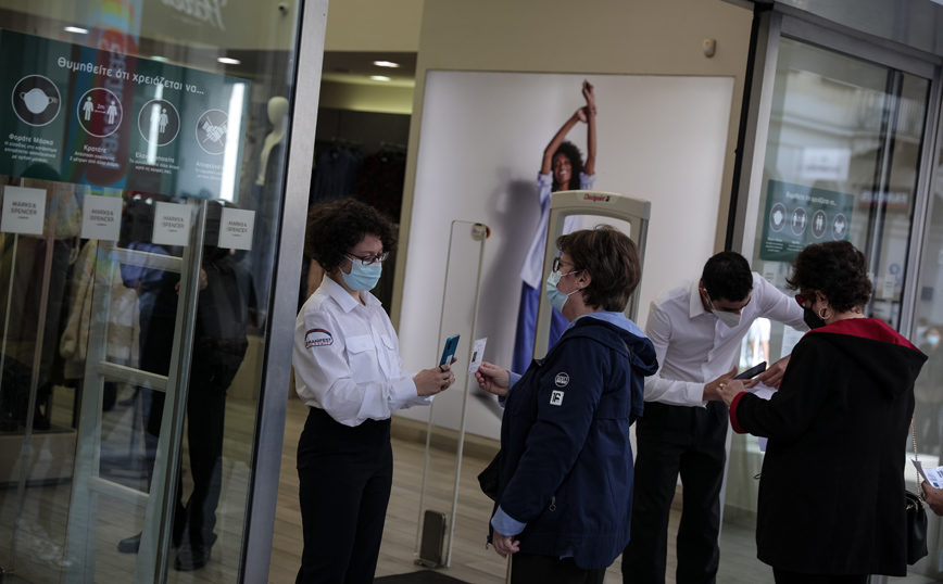 Υποχρεωτικός εμβολιασμός στους 60 και άνω – Τζανάκης: Ο Έλληνας χρειάζεται πρόστιμο όταν γίνεται κάτι για το καλό του