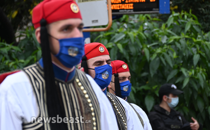 Κηδεία Κάρολου Παπούλια Κηδεία Κάρολου Παπούλια