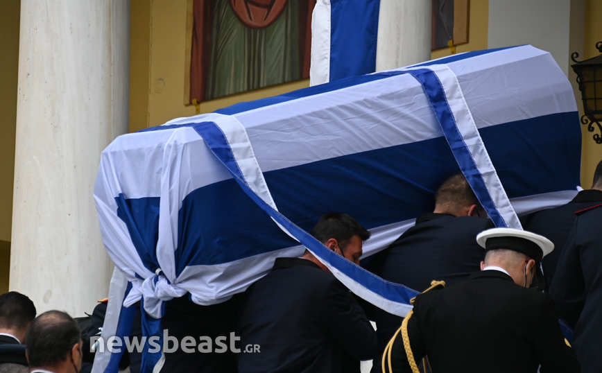 Κηδεία Κάρολου Παπούλια Κηδεία Κάρολου Παπούλια