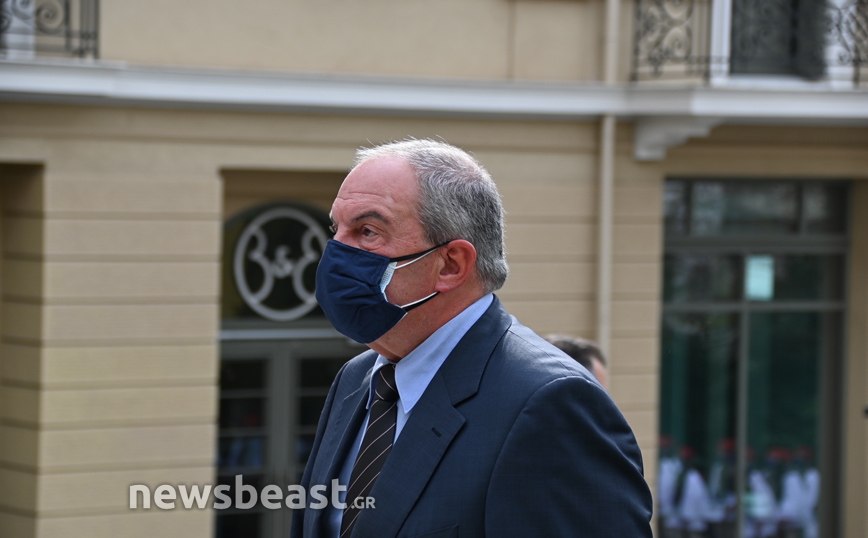 Κηδεία Κάρολου Παπούλια Κηδεία Κάρολου Παπούλια