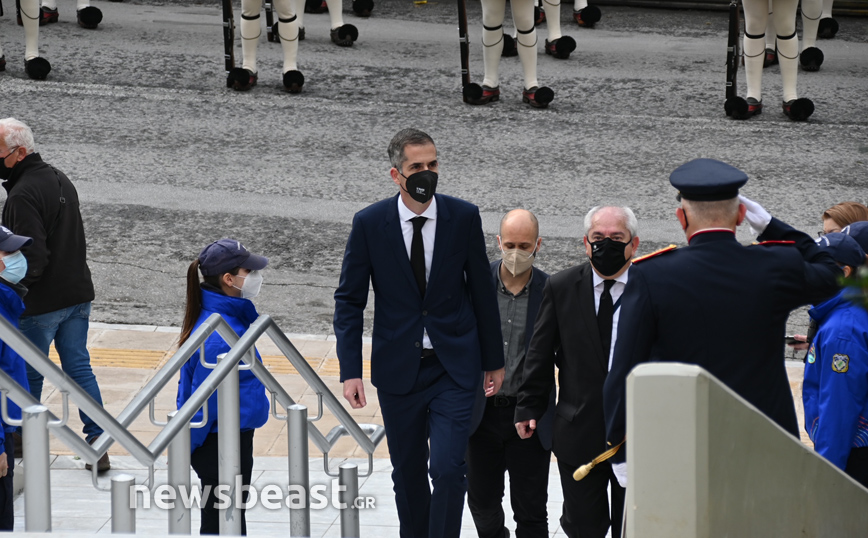 Κηδεία Κάρολου Παπούλια Κηδεία Κάρολου Παπούλια