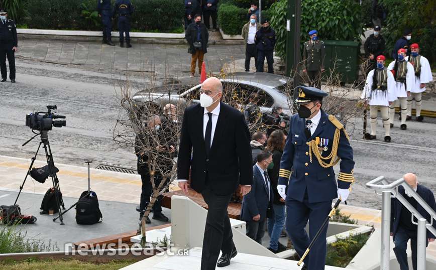 Κηδεία Κάρολου Παπούλια Κηδεία Κάρολου Παπούλια