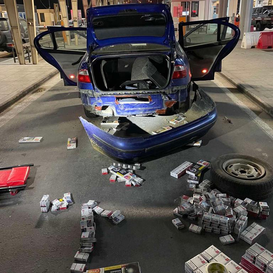 Οι σκύλοι ανιχνευτές εντόπισαν 4 υποθέσεις ναρκωτικών και λαθραίων τσιγάρων Οι σκύλοι ανιχνευτές εντόπισαν 4 υποθέσεις ναρκωτικών και λαθραίων τσιγάρων