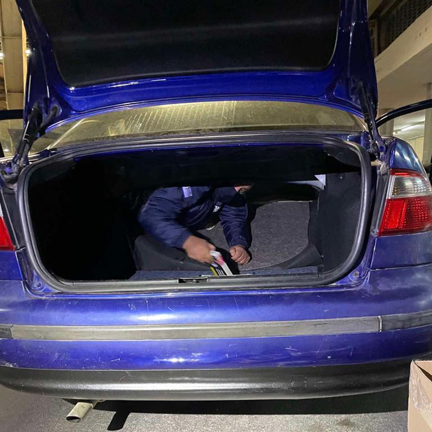 Οι σκύλοι ανιχνευτές εντόπισαν 4 υποθέσεις ναρκωτικών και λαθραίων τσιγάρων Οι σκύλοι ανιχνευτές εντόπισαν 4 υποθέσεις ναρκωτικών και λαθραίων τσιγάρων