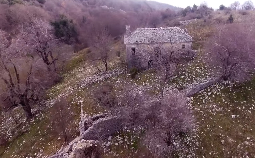 Μαυρονόρος το έρημο χωριό στα Ιωάννινα Μαυρονόρος το έρημο χωριό στα Ιωάννινα