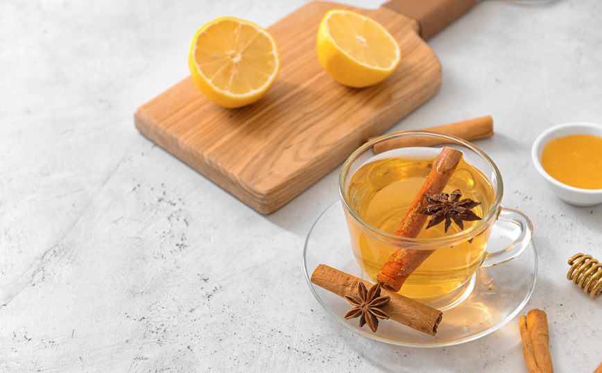 Ρόφημα με μέλι και κανέλα Ρόφημα με μέλι και κανέλα