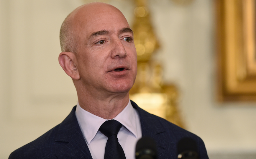 Ολλανδία: Θα διαλύσουν προσωρινά ιστορική γέφυρα του Ρότερνταμ για να περάσει το… γιοτ του Τζεφ Μπέζος
