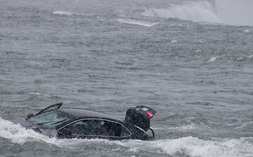 Επιχείρηση διάσωσης στους καταρράκτες του Νιαγάρα Επιχείρηση διάσωσης στους καταρράκτες του Νιαγάρα