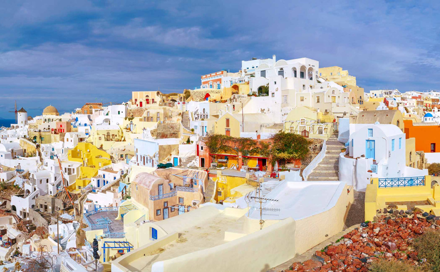 Σάρωσε φέτος τα βραβεία ο ελληνικός τουρισμός – Καλύτερο νησί στην Ευρώπη η Σαντορίνη