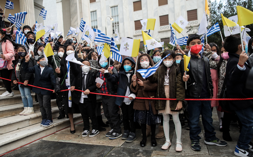 Επίσκεψη του Πάπα Φραγκίσκου στον καθεδρικό ναό αγ. Διονυσίου Αρεοπαγίτου των καθολικών