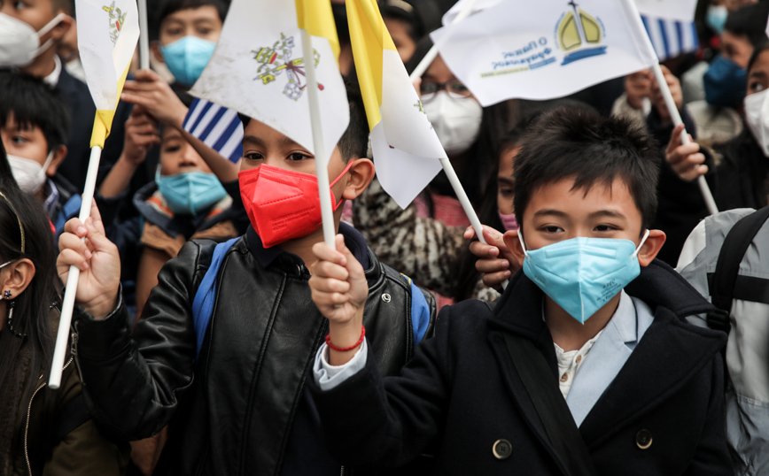 Επίσκεψη του Πάπα Φραγκίσκου στον καθεδρικό ναό αγ. Διονυσίου Αρεοπαγίτου των καθολικών