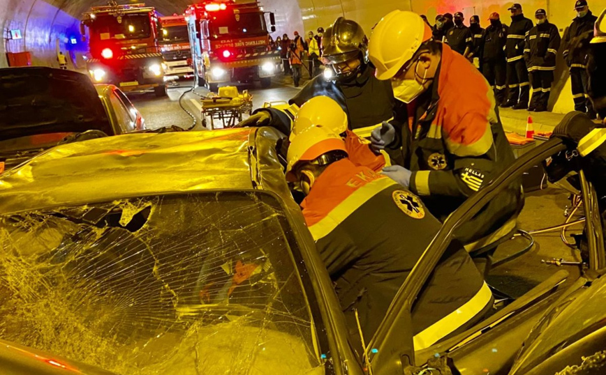 Εντυπωσιακές εικόνες από τη μεγάλη άσκηση στη σήραγγα Πλαταμώνα