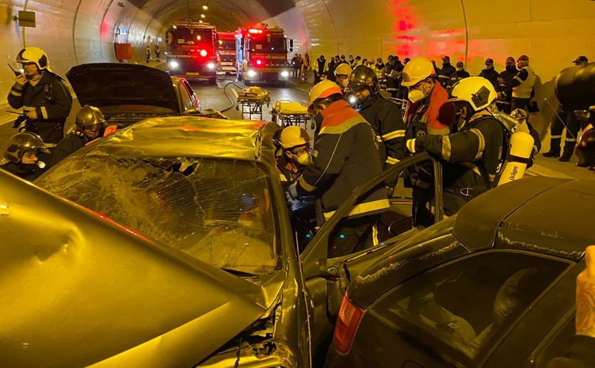 Εντυπωσιακές εικόνες από τη μεγάλη άσκηση στη σήραγγα Πλαταμώνα