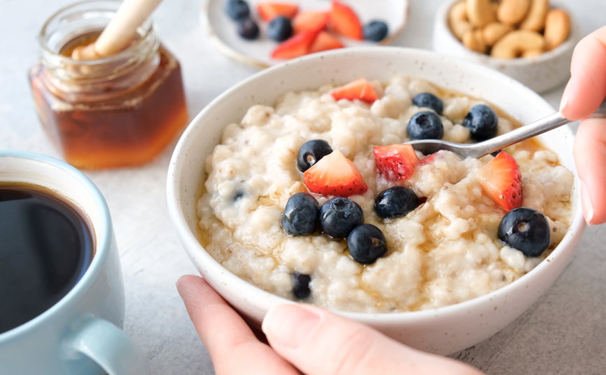 Πλιγούρι βρώμης με μύρτιλα και φράουλες Πλιγούρι βρώμης με μύρτιλα και φράουλες