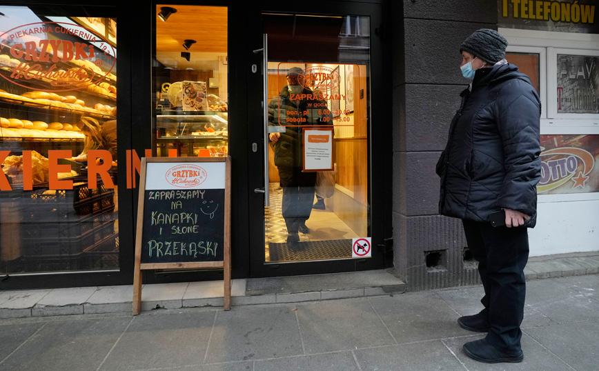 Κορονοϊός &#8211; Πολωνία: Καταγράφηκε το πρώτο κρούσμα της μετάλλαξης Όμικρον