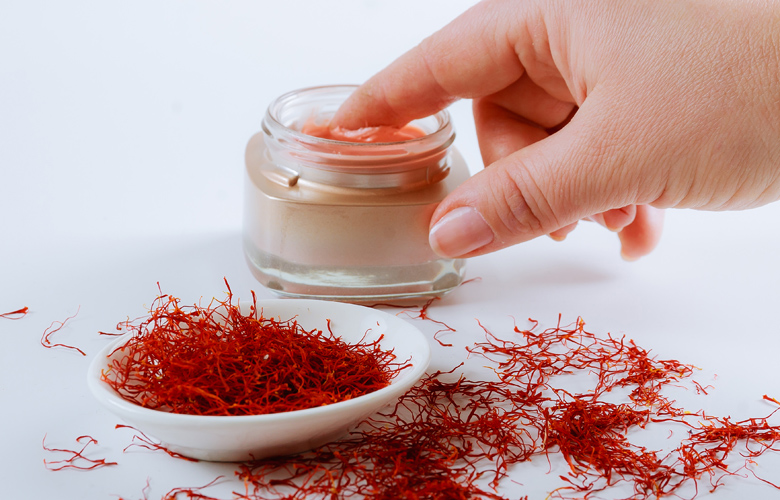 Σαφράν και κρέμα με σαφράν Σαφράν και κρέμα με σαφράν