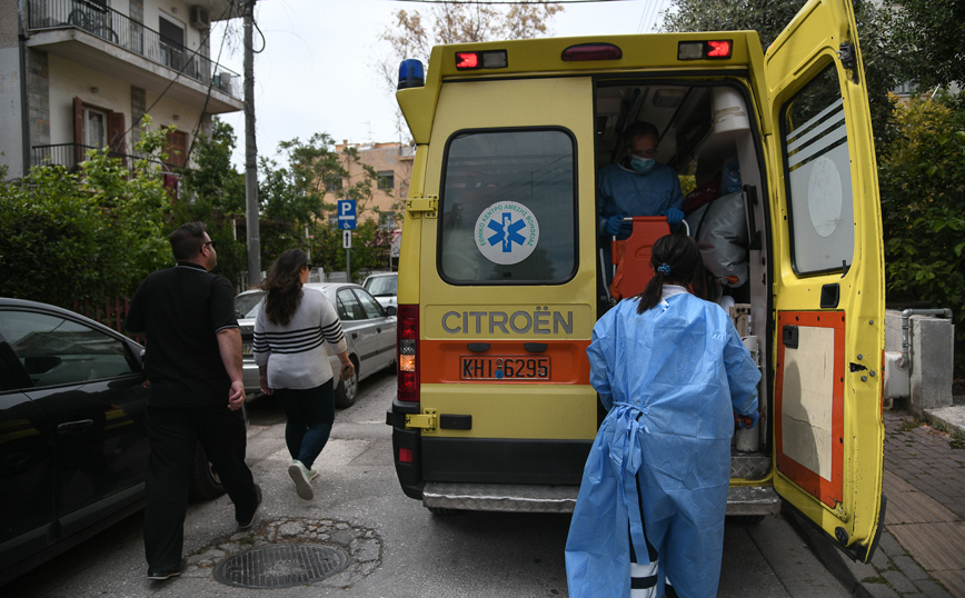 Θεσσαλονίκη: 61χρονος έπαθε ανακοπή την ώρα που οδηγούσε και προκάλεσε τροχαίο