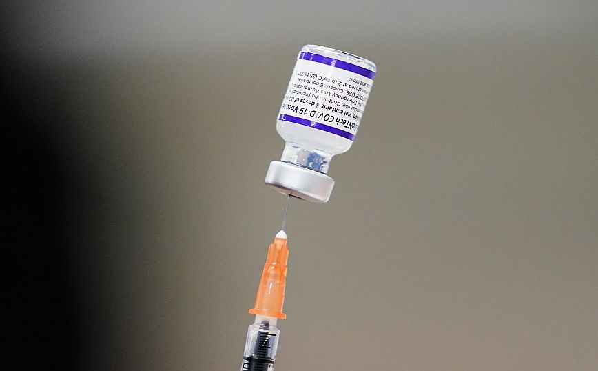 Κορονοϊός – Εμβόλιο Pfizer: Η τέταρτη δόση παρέχει έξτρα προστασία στους άνω των 60 έναντι της Όμικρον
