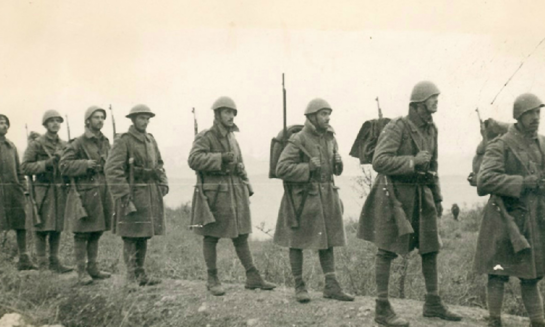 Έλληνες στρατιώτες Έλληνες στρατιώτες