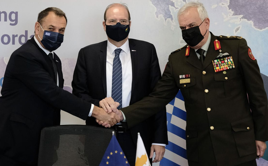 Αμυντική συνεργασία συμφώνησαν οι υπουργοί Άμυνας Κύπρου, Ελλάδα και Ιορδανίας