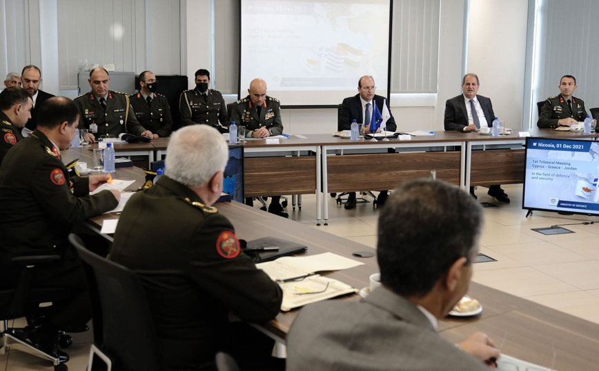 1η Τριμερής Συνάντηση μεταξύ των Υπουργών Άμυνας Κύπρου, Ελλάδας και Ιορδανίας 1η Τριμερής Συνάντηση μεταξύ των Υπουργών Άμυνας Κύπρου, Ελλάδας και Ιορδανίας