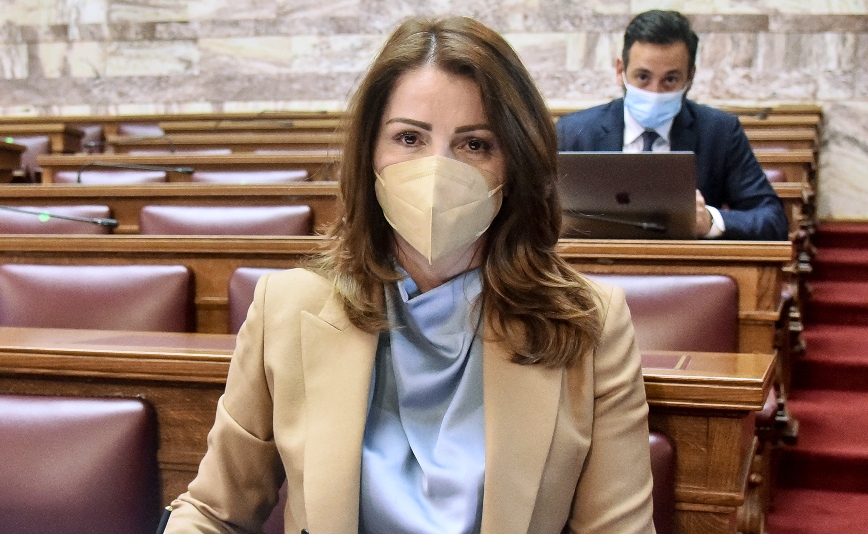 Βουλευτής ΝΔ Κατερίνα Παπακώστα: Πρόστιμο σε όσους δεν είχαν αλυσίδες και εγκλωβίστηκαν στην Αττική Οδό