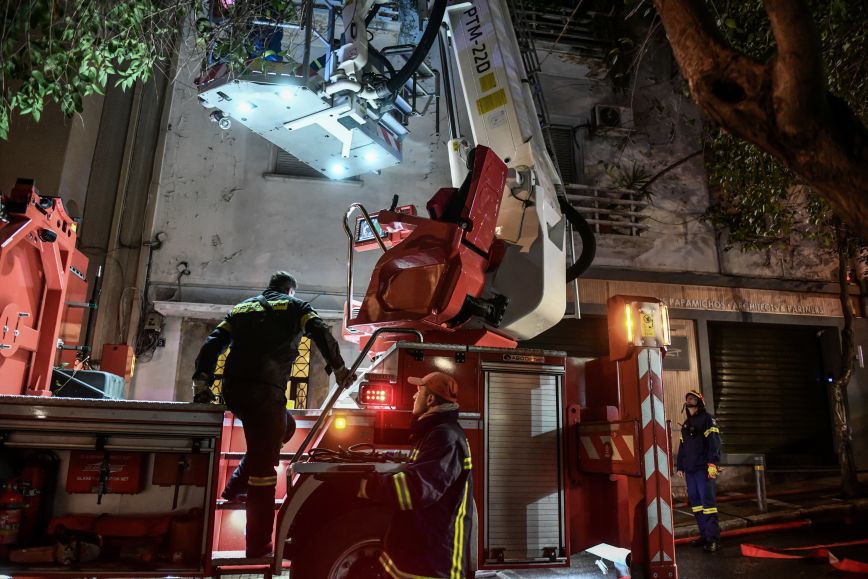 Φωτιά σε διαμέρισμα στο Κολωνάκι: Χήρα πρώην υπουργού η ηλικιωμένη που βρέθηκε απανθρακωμένη