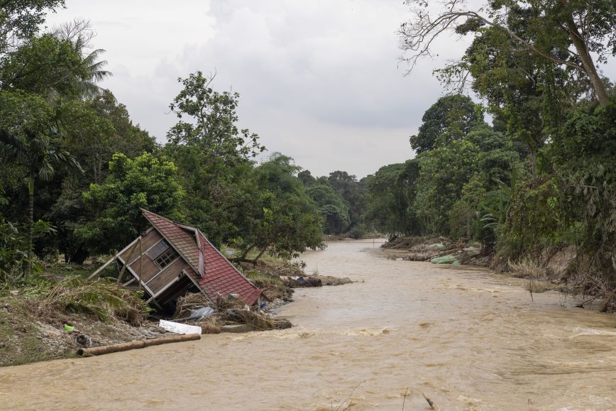 Μαλαισία: Πενήντα νεκροί από καταστροφικές πλημμύρες που έπληξαν επτά πολιτείες