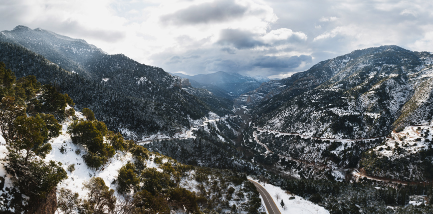 Το φαράγγι του Βουραϊκού χιονισμένο
