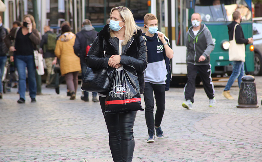 ΚΡΑΚΟΒΙΑ ΠΟΛΩΝΙΑ ΚΟΡΟΝΟΪΟΣ ΚΡΑΚΟΒΙΑ ΠΟΛΩΝΙΑ ΚΟΡΟΝΟΪΟΣ