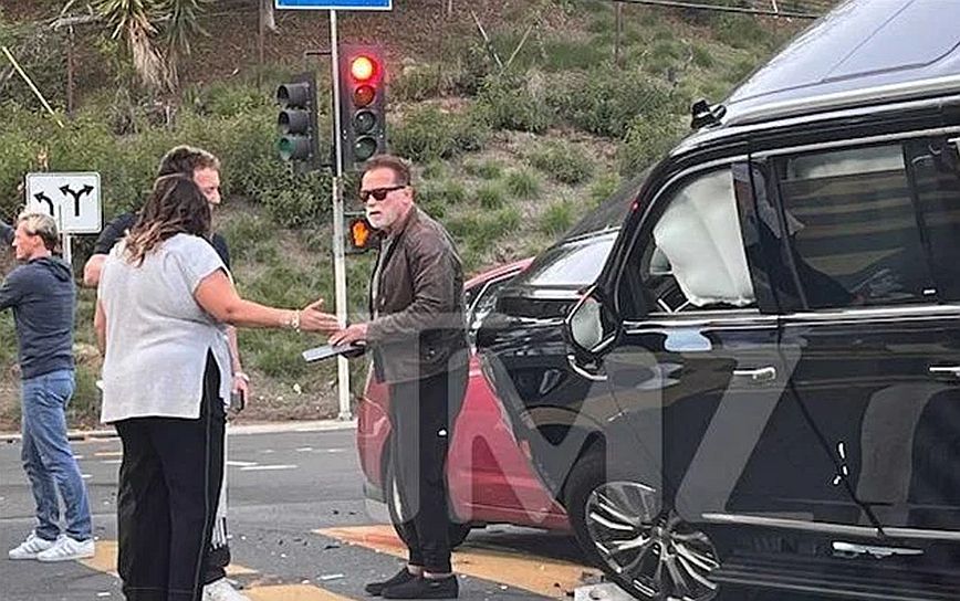Αρνολντ Σβαρτσενέγκερ: Ενεπλάκη σε σοβαρό τροχαίο – Δείτε φωτογραφίες και βίντεο