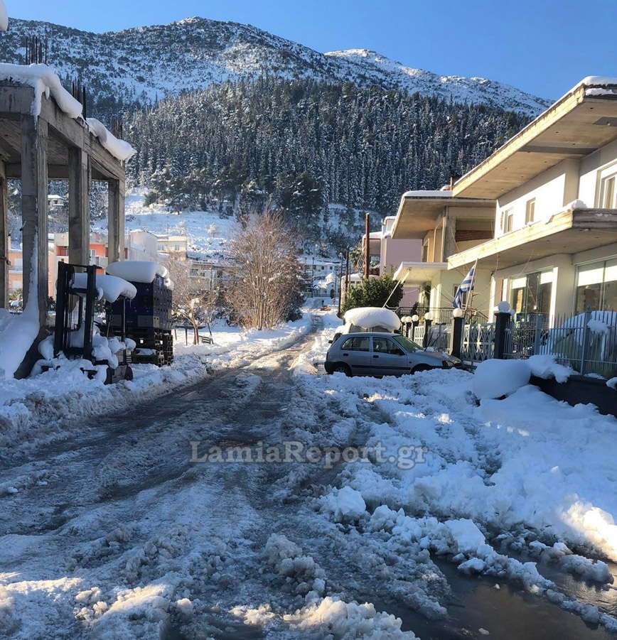 Πάγωσε η θάλασσα στην Αταλάντη Πάγωσε η θάλασσα στην Αταλάντη