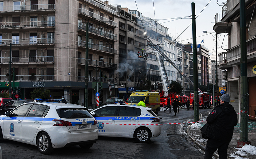 Άνοιξε η λεωφόρος Συγγρού &#8211; Καθάρισαν τον δρόμο από τα συντρίμμια της έκρηξης