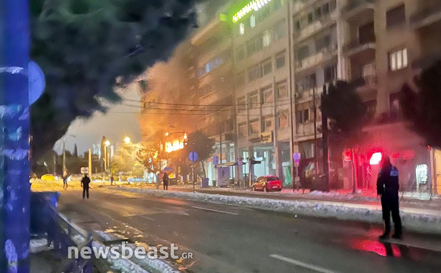 Συγκλονιστικό βίντεο λίγα λεπτά μετά την ισχυρή έκρηξη στη Συγγρού – Η περιγραφή κατοίκου