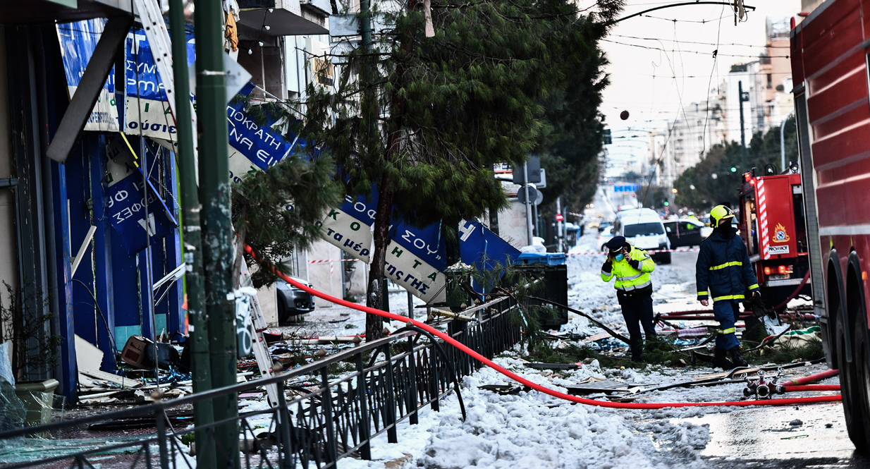 Ισχυρή έκρηξη στη Συγγρού: Βομβαρδισμένο τοπίο η περιοχή – Το ωστικό κύμα διέλυσε τα πάντα – Δείτε φωτογραφίες