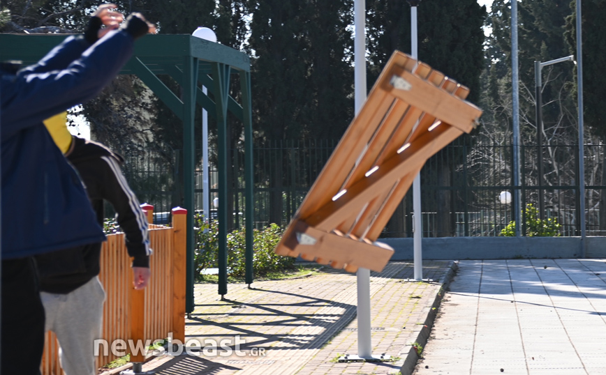 Ένταση έξω από το υπουργείο Παιδείας Ένταση έξω από το υπουργείο Παιδείας
