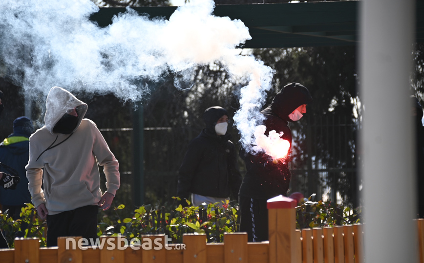 Ένταση έξω από το υπουργείο Παιδείας Ένταση έξω από το υπουργείο Παιδείας